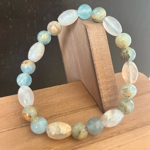 Flower Agate With Blue Calcite Natural Stone Crystal 8mm Beaded Stretch Bracelet - Picture 2 of 7